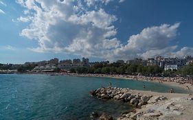 Luxury Rooms Near The Beach