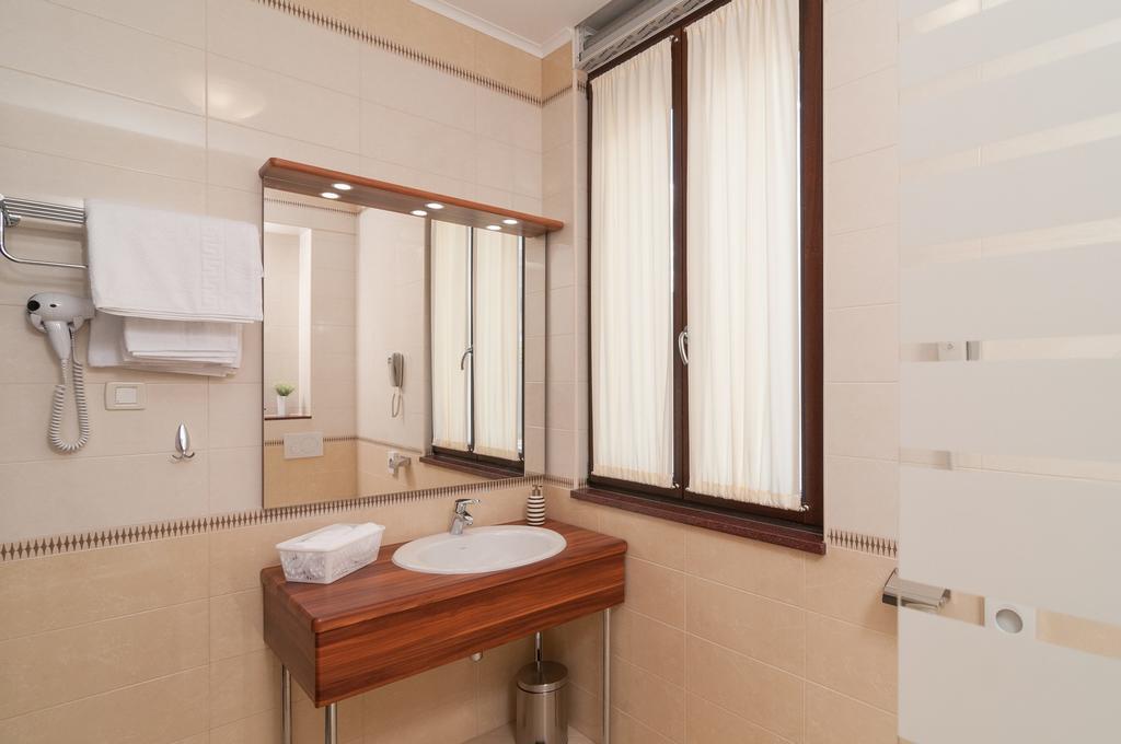 Luxury Rooms Near The Beach Split Exterior photo