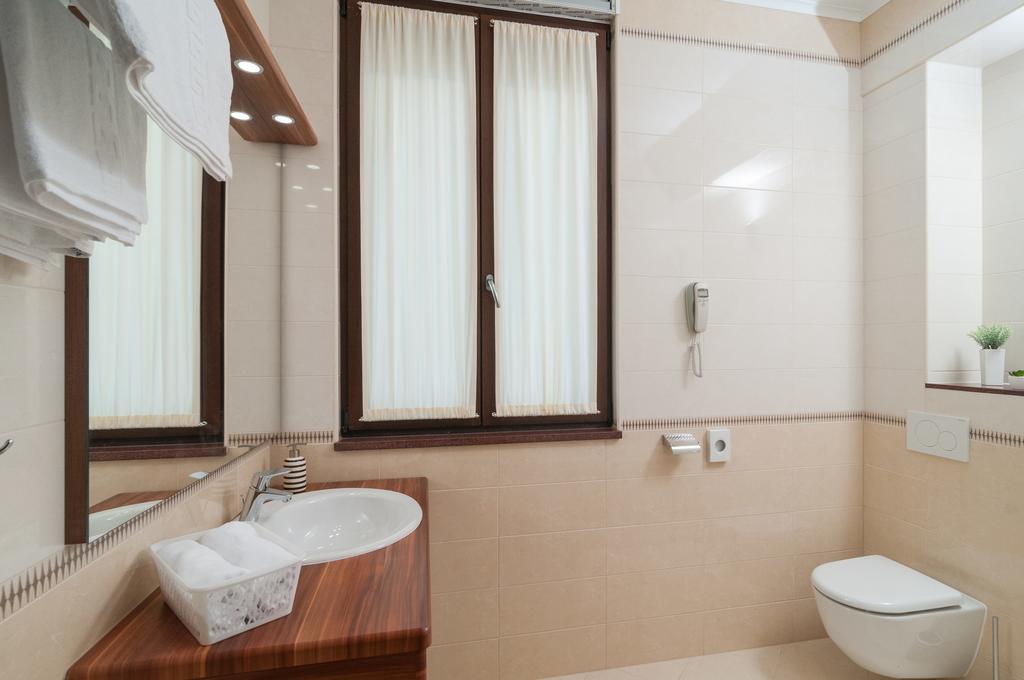 Luxury Rooms Near The Beach Split Exterior photo